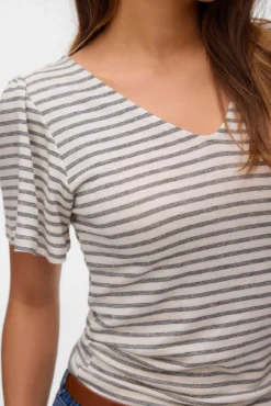 Camiseta de rayas con mangas acampanadas