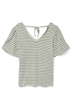 Camiseta de rayas con mangas acampanadas