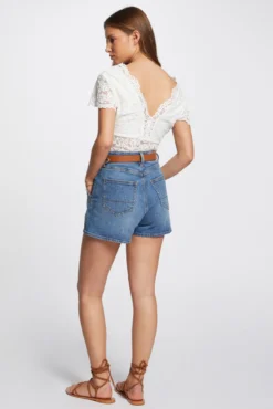 Camiseta encaje y escote en V