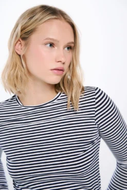 Camiseta entallada rayas lurex