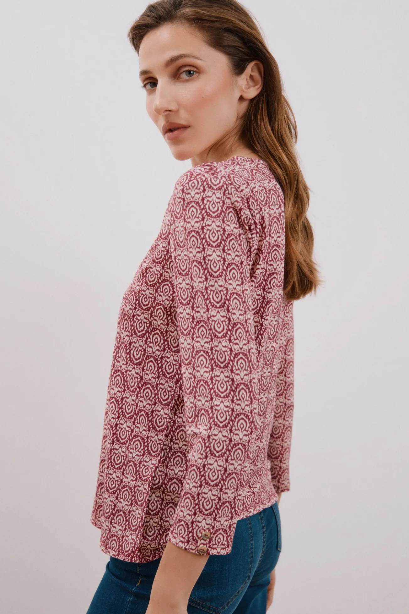 Camiseta fluida escote pico