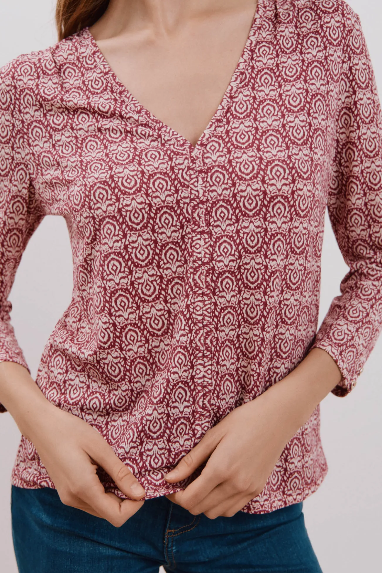 Camiseta fluida escote pico