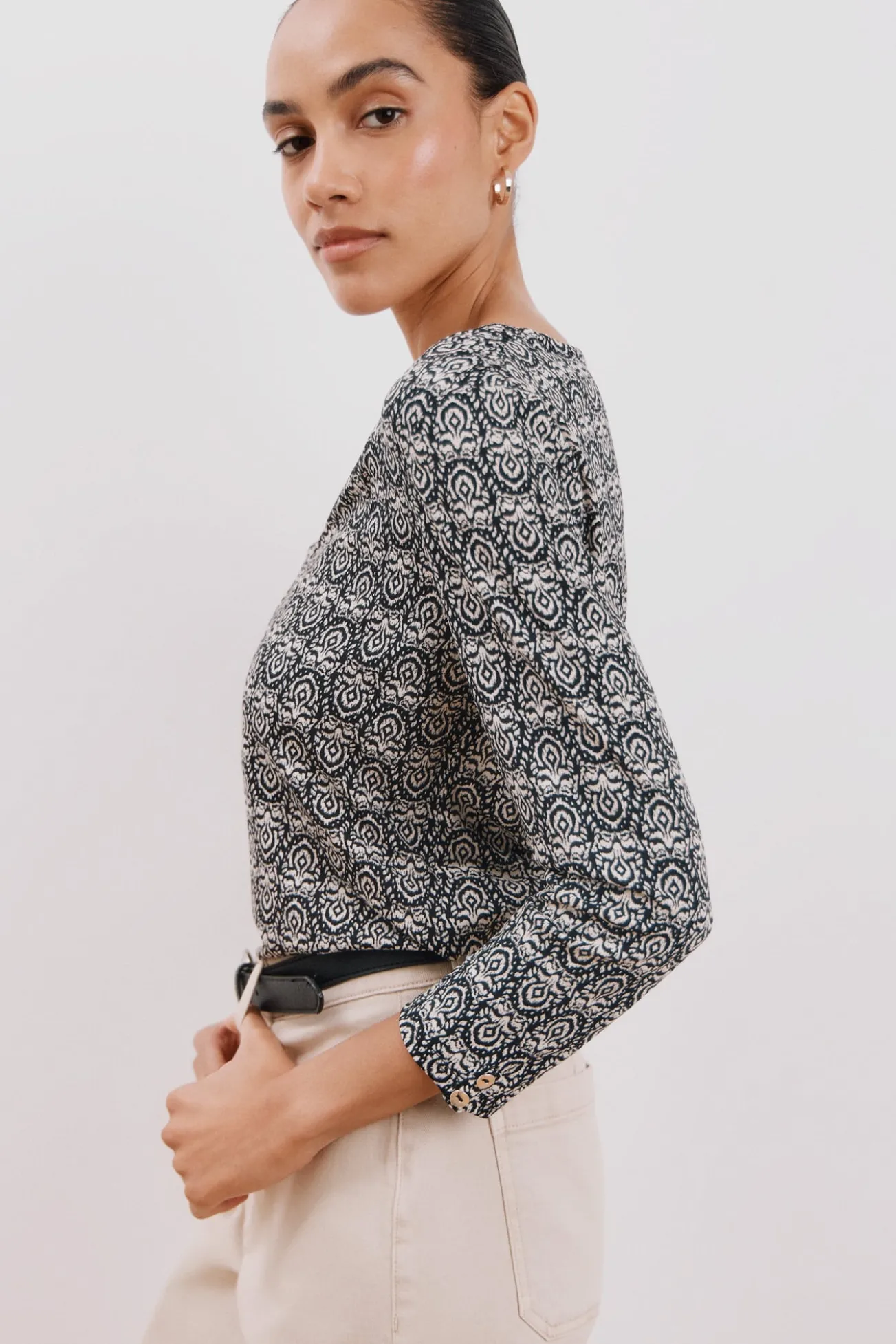 Camiseta fluida escote pico