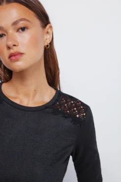 Camiseta hombros crochet
