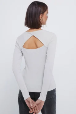 Camiseta lurex escote espalda