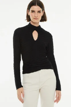 Camiseta manga larga con detalle cut out