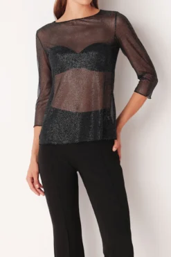 Camiseta transparente con brillos