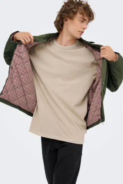 Chaqueta casual con cuello de pana