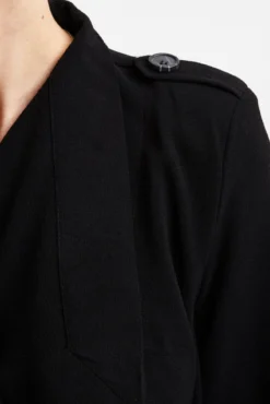 Chaqueta con cinturón