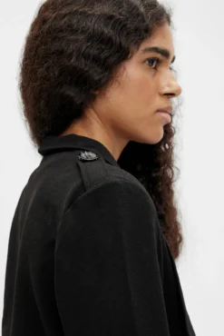 Chaqueta con cinturón
