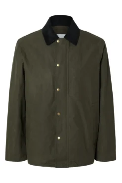 Chaqueta con cuello de pana repelente al agua.