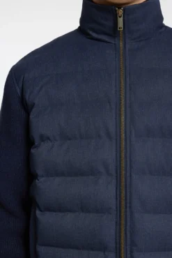 Chaqueta corta acolchada contraste.