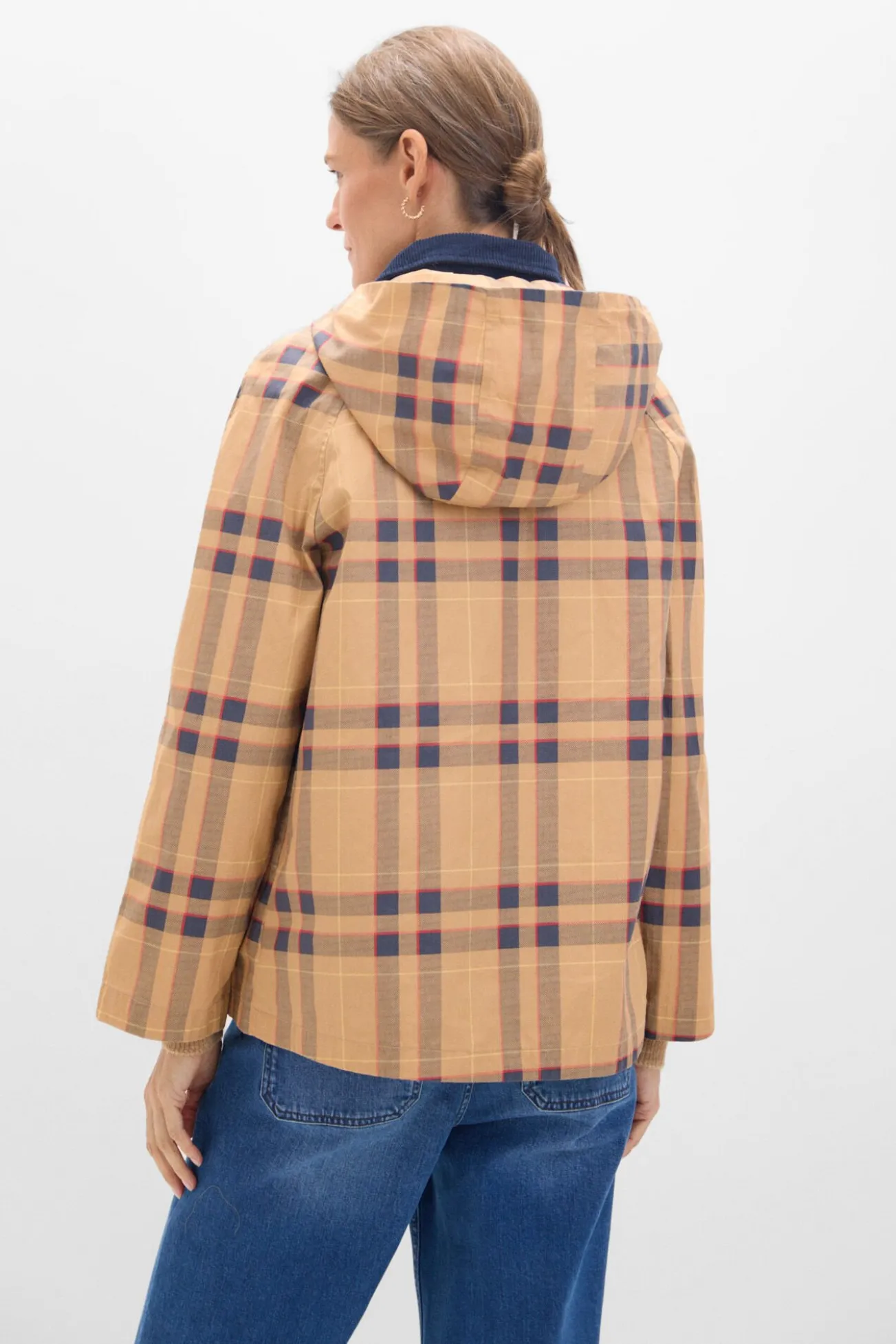 Chaqueta corta encerada