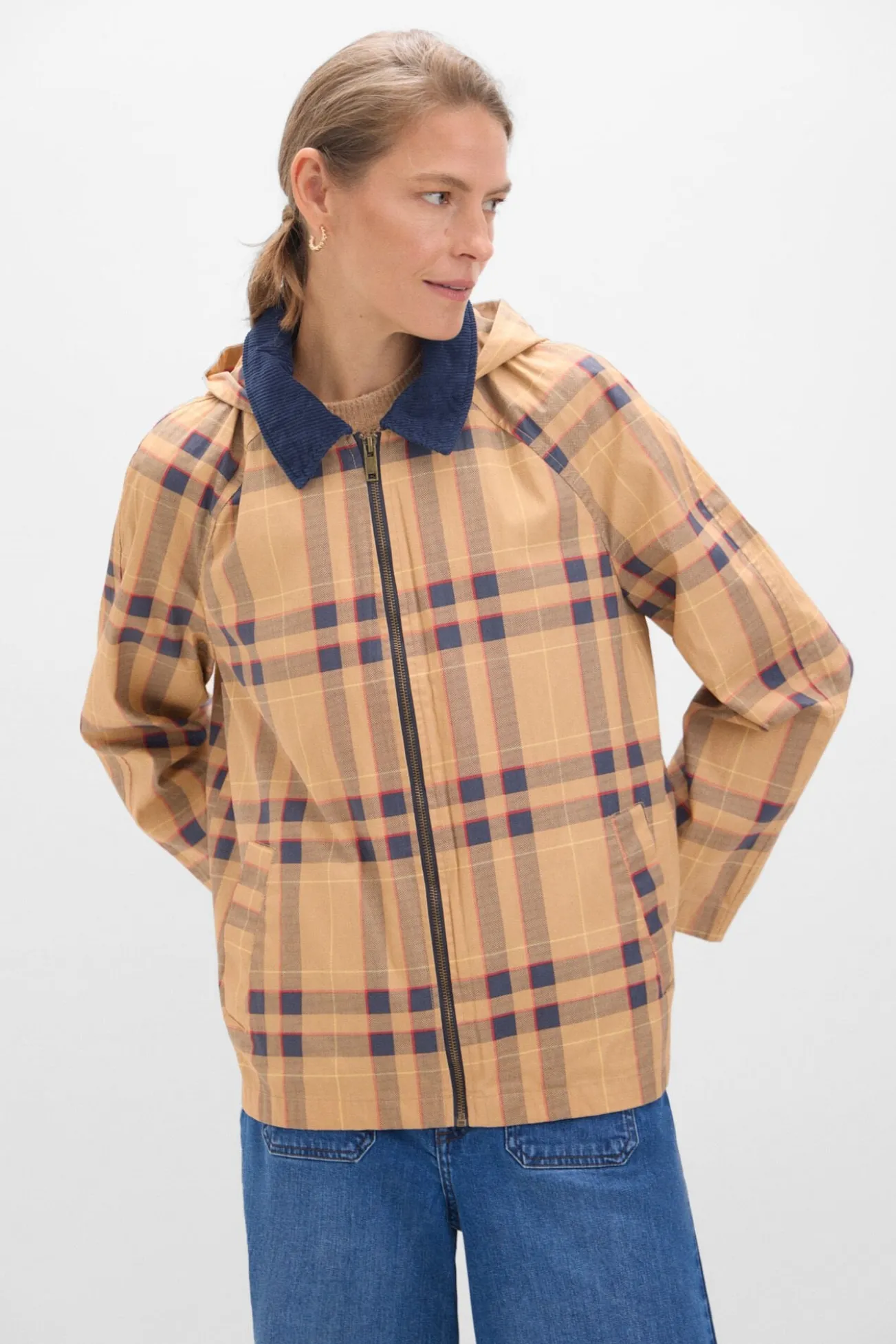 Chaqueta corta encerada