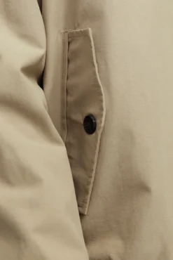 Chaqueta cuello alto