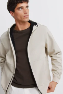 Chaqueta softshell capucha