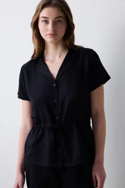 Conjunto de pijama largo camisero satinado negro