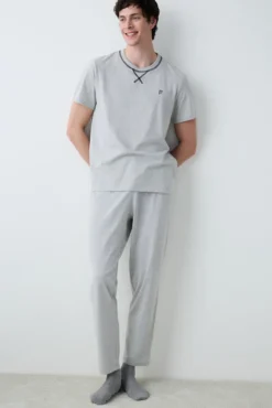Conjunto de pijama largo gris