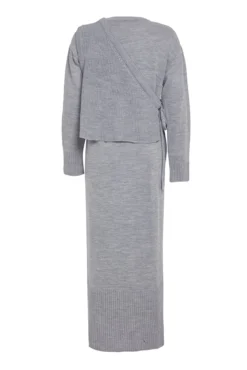 Conjunto de vestido y cárdigan