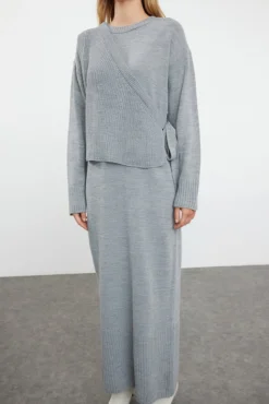 Conjunto de vestido y cárdigan