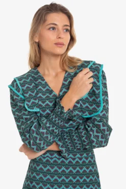 Crop top solapas estampado geométrico
