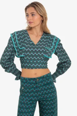 Crop top solapas estampado geométrico