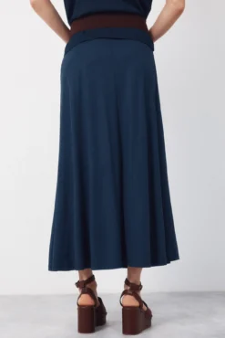 Falda capa midi