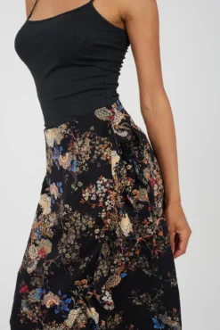Falda con estampado floral