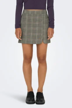 Falda corta de cuadros