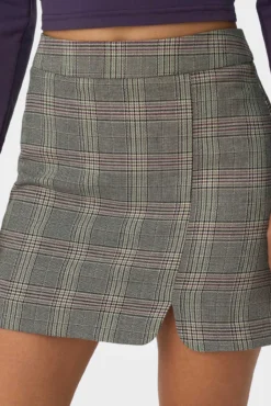 Falda corta de cuadros