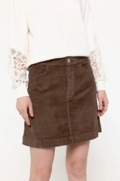 Falda corta de pana