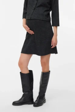 Falda corta de traje maternity