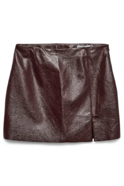 Falda corta efecto piel talla grande