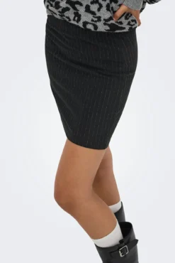 Falda corta lurex