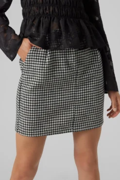 Falda corta pata de gallo
