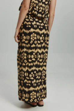 Falda midi