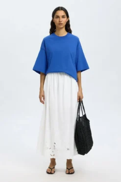 Falda midi con detalle bordado