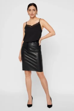 Falda midi encerada