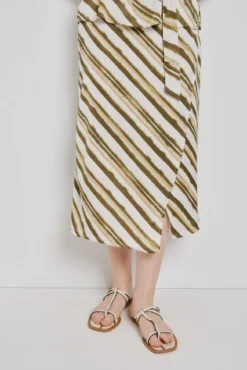 Falda midi satinada