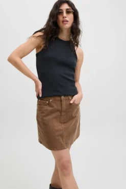 Falda slim fit corderoy