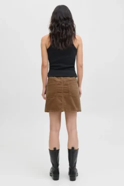 Falda slim fit corderoy