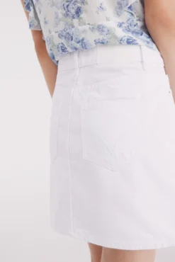 Falda vaquera corta blanca