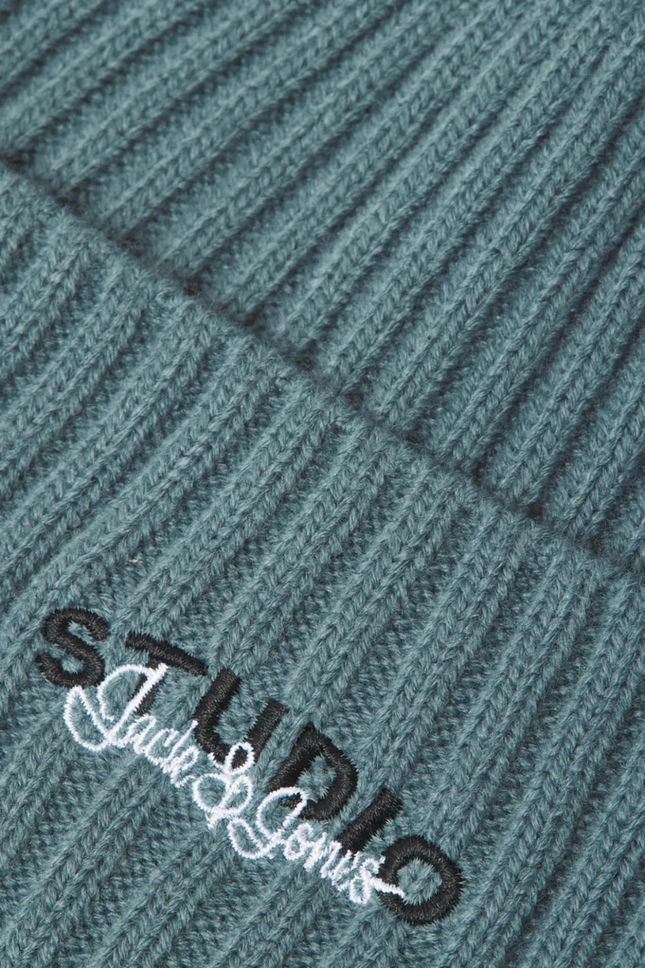 Gorro estampado studio
