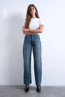 Jeans de tiro medio