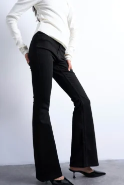 Jeans flare de tiro alto