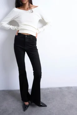 Jeans flare de tiro alto