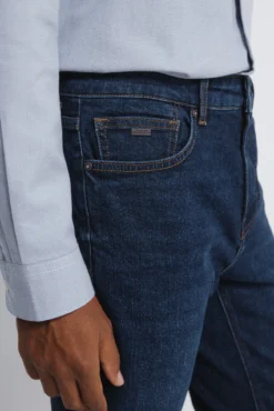 Jeans lavado oscuro slim fit