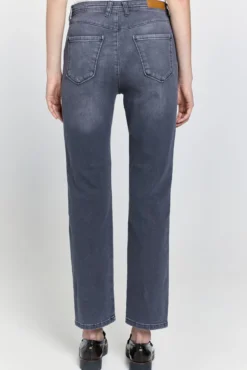 Jeans regular fit tiro alto