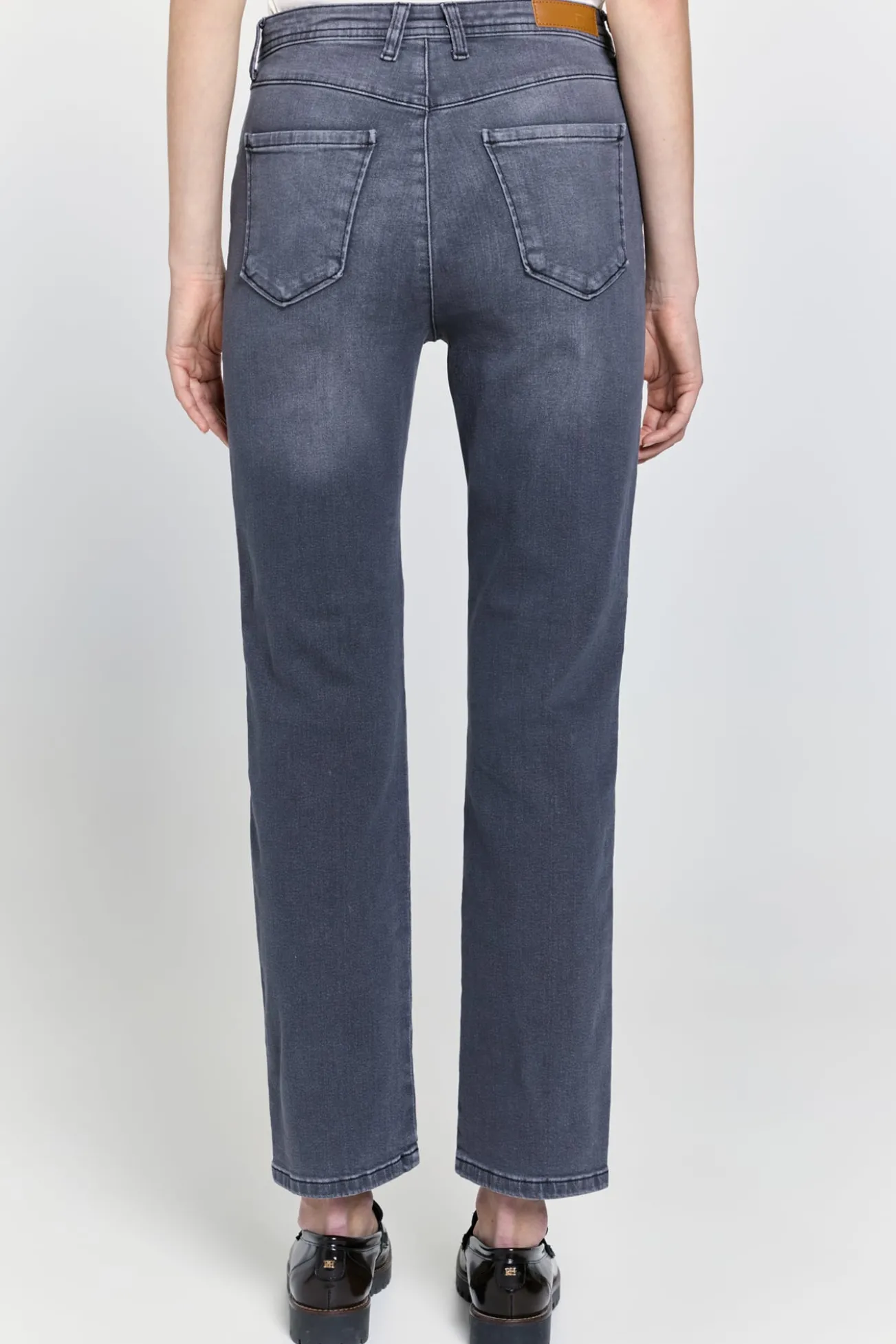 Jeans regular fit tiro alto