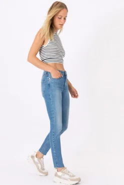 Jeans Skinny Tiro Alto
